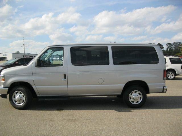 2010 Ford Econoline Wagon ESi