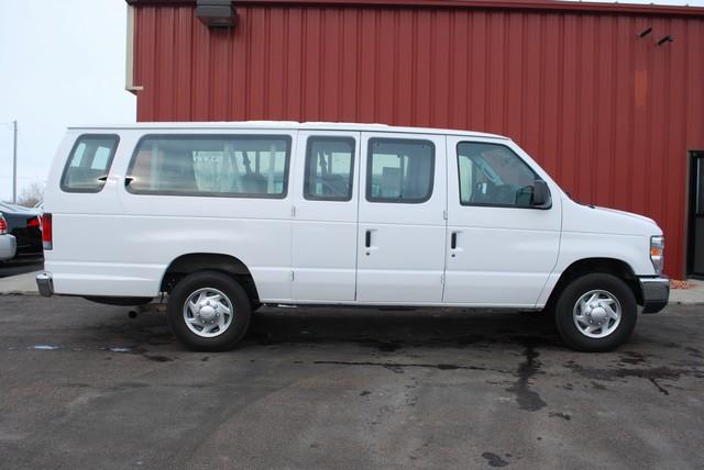 2010 Ford Econoline Wagon ESi