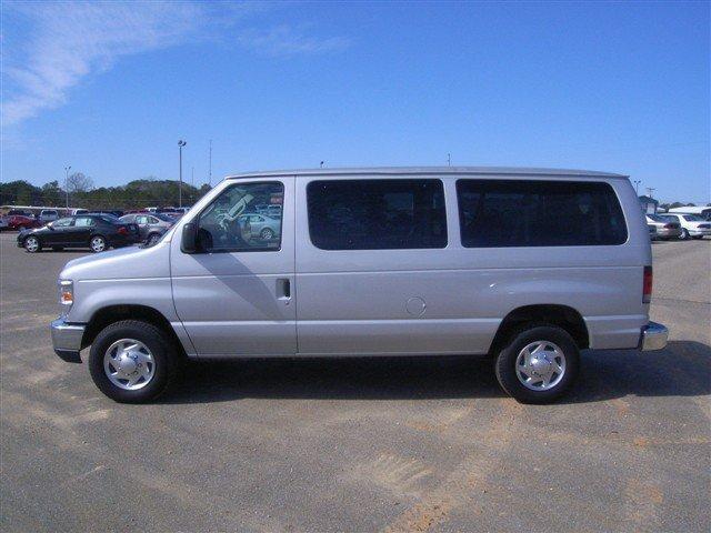 2010 Ford Econoline Wagon ESi