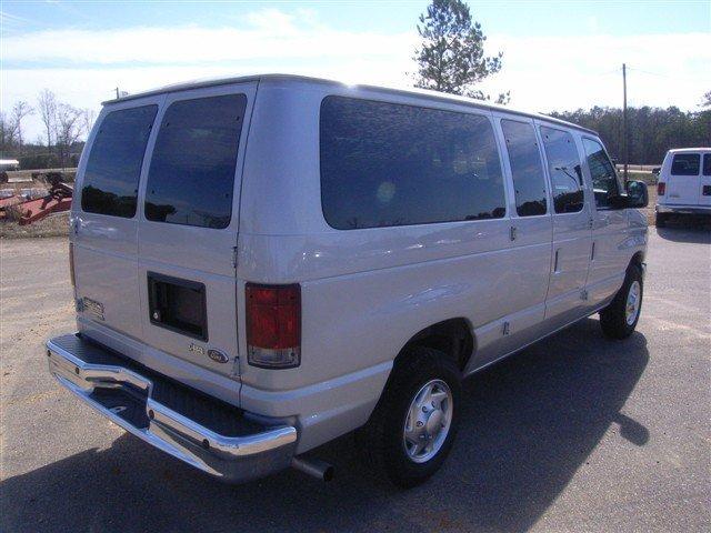 2010 Ford Econoline Wagon ESi