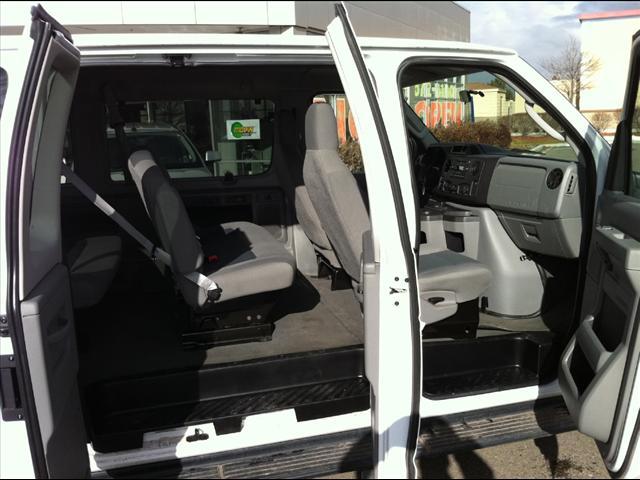 2010 Ford Econoline Wagon Sport 4WD