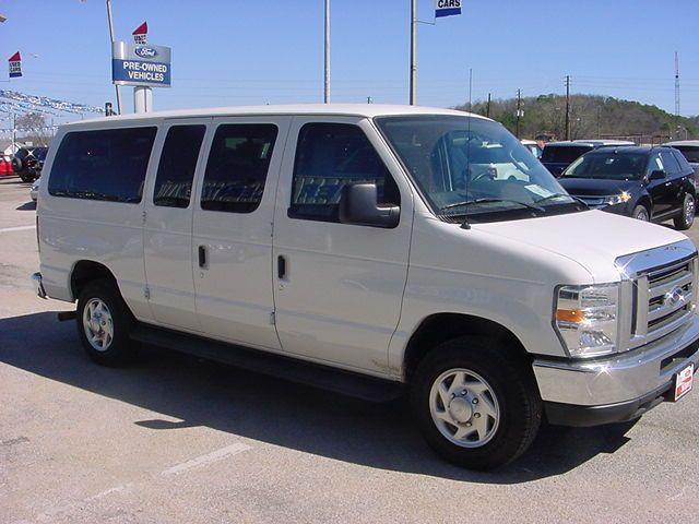 2010 Ford Econoline Wagon Base - Prem. Pkg, White Roof