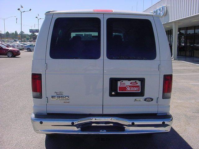 2010 Ford Econoline Wagon Base - Prem. Pkg, White Roof