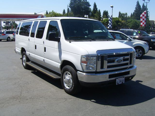 2010 Ford Econoline Wagon Z71, 4X4, LS, XCAB