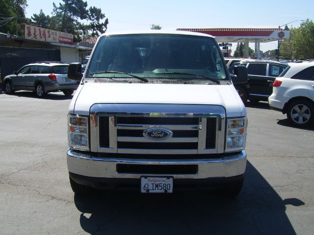 2010 Ford Econoline Wagon Z71, 4X4, LS, XCAB