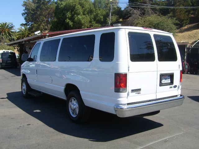 2010 Ford Econoline Wagon Z71, 4X4, LS, XCAB