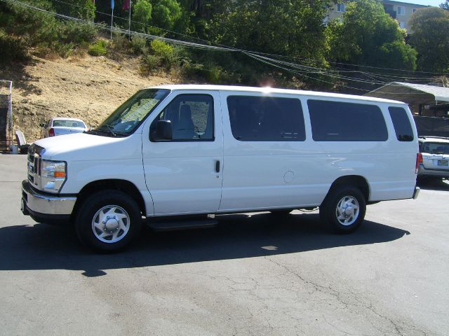 2010 Ford Econoline Wagon Z71, 4X4, LS, XCAB