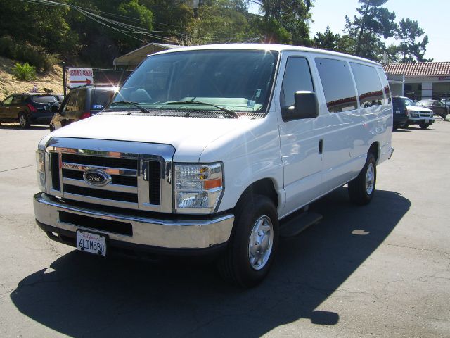 2010 Ford Econoline Wagon Z71, 4X4, LS, XCAB