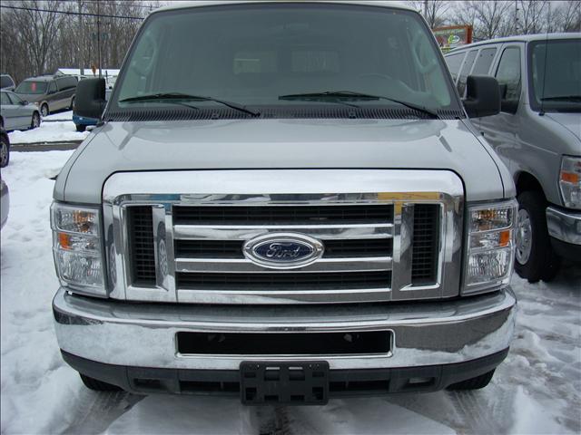 2010 Ford Econoline Wagon ESi