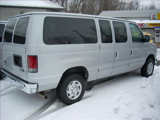 2010 Ford Econoline Wagon ESi