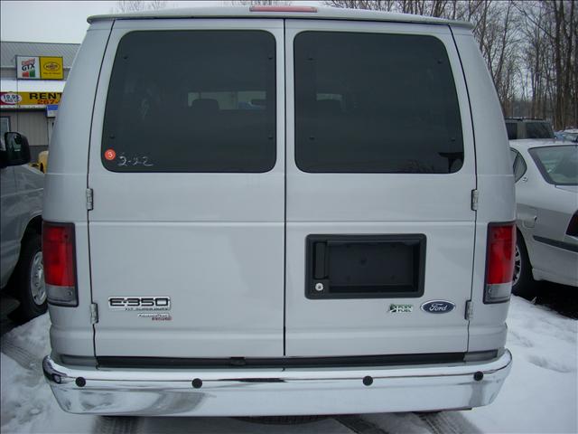 2010 Ford Econoline Wagon ESi