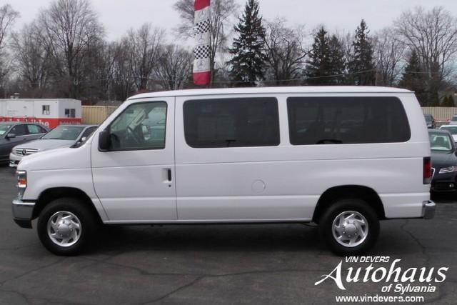 2010 Ford Econoline Wagon ESi