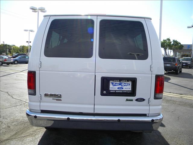 2010 Ford Econoline Wagon 2dr Cpe V6 Manual GT