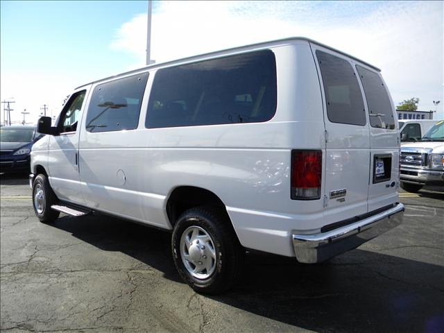 2010 Ford Econoline Wagon 2dr Cpe V6 Manual GT