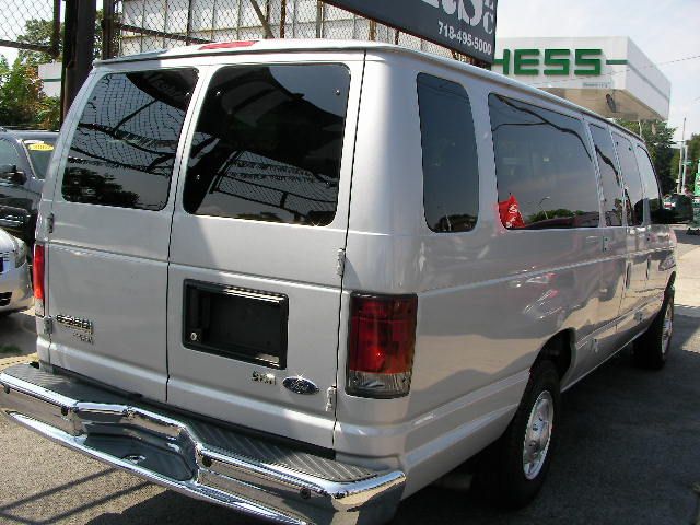 2010 Ford Econoline Wagon Z71, 4X4, LS, XCAB