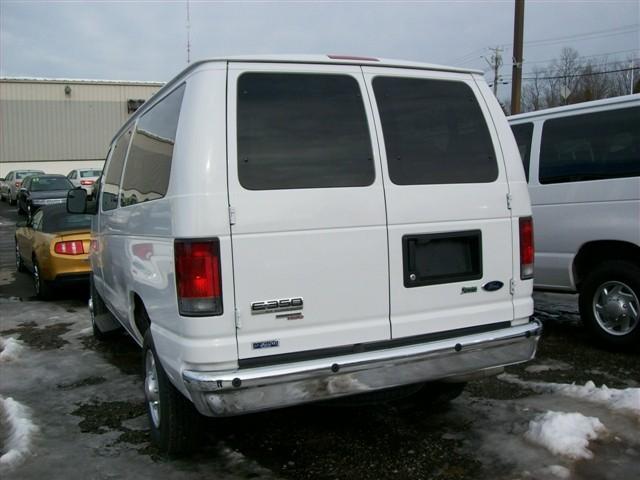 2010 Ford Econoline Wagon SLE Duramax 4X4