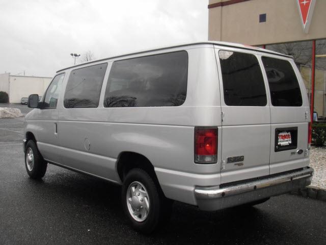 2010 Ford Econoline Wagon CPE