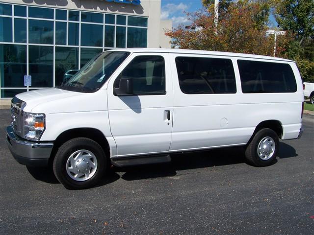 2011 Ford Econoline Wagon ESi