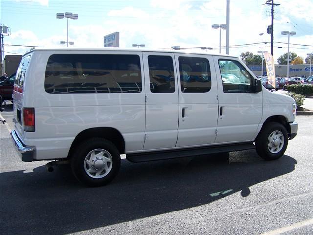 2011 Ford Econoline Wagon ESi