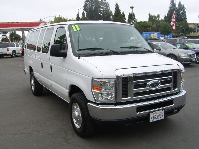 2011 Ford Econoline Wagon Z71, 4X4, LS, XCAB