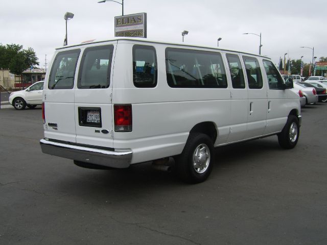 2011 Ford Econoline Wagon Z71, 4X4, LS, XCAB