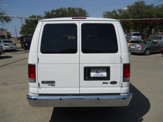 2011 Ford Econoline Wagon CPE