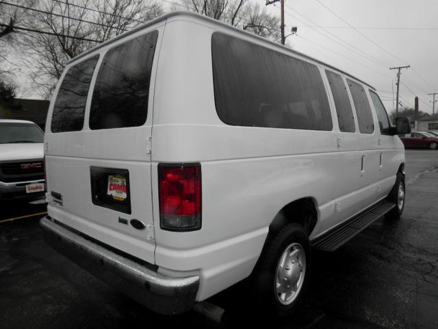 2011 Ford Econoline Wagon ESi