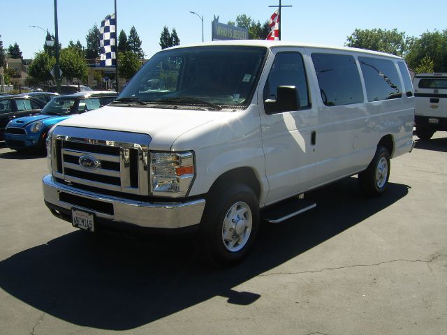 2011 Ford Econoline Wagon Z71, 4X4, LS, XCAB