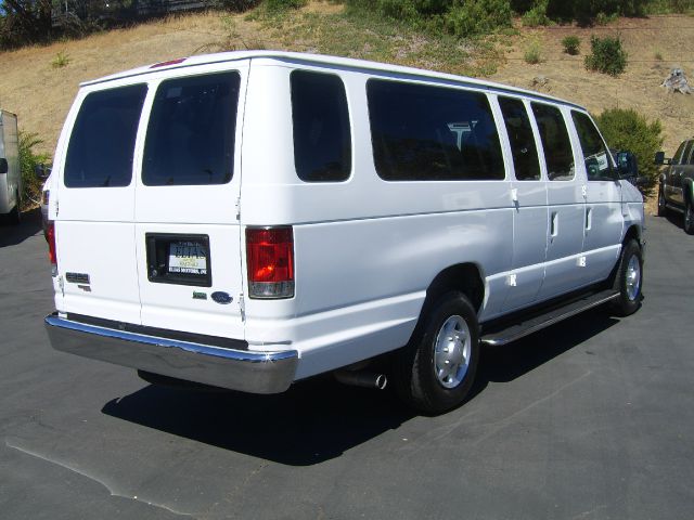 2011 Ford Econoline Wagon Z71, 4X4, LS, XCAB