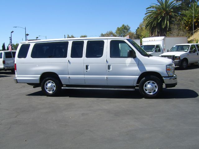 2011 Ford Econoline Wagon Z71, 4X4, LS, XCAB