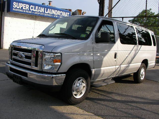 2011 Ford Econoline Wagon Z71, 4X4, LS, XCAB