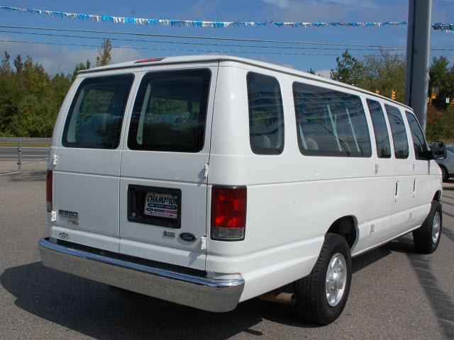 2011 Ford Econoline Wagon CPE