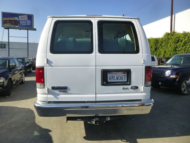 2011 Ford Econoline Wagon Z71, 4X4, LS, XCAB