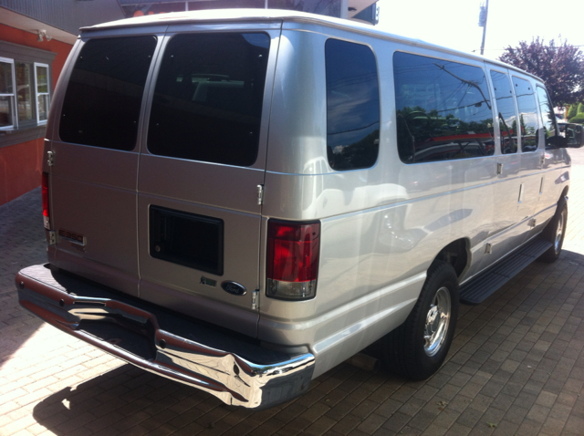 2011 Ford Econoline Wagon Z71, 4X4, LS, XCAB