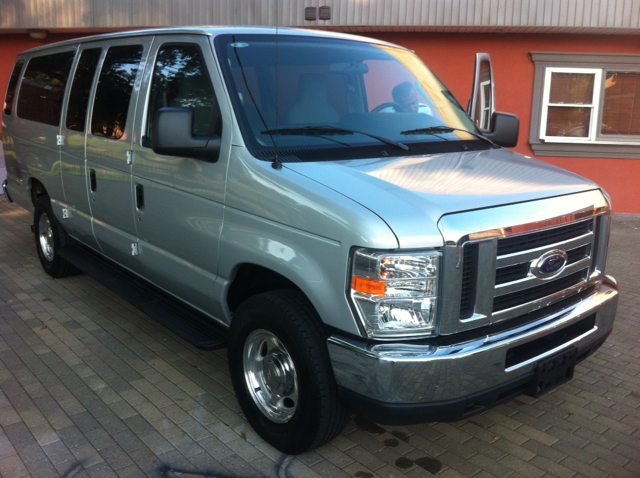 2011 Ford Econoline Wagon Z71, 4X4, LS, XCAB