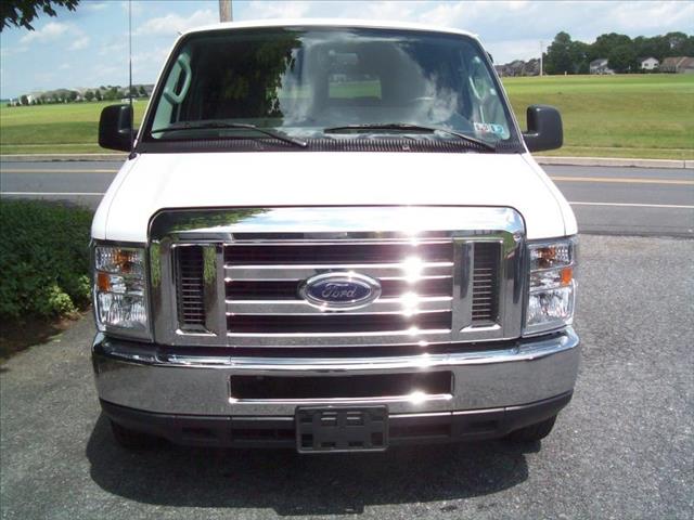 2012 Ford Econoline Wagon With Navigation, Bluetoothand Sunroof