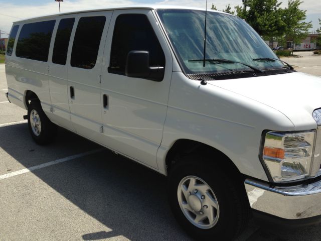 2013 Ford Econoline Wagon Z71, 4X4, LS, XCAB