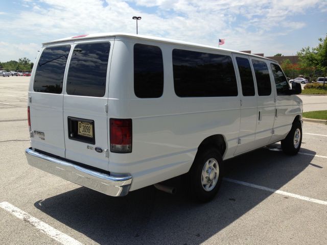 2013 Ford Econoline Wagon Z71, 4X4, LS, XCAB