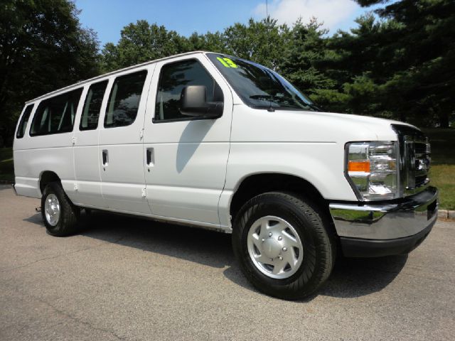 2013 Ford Econoline Wagon Z71, 4X4, LS, XCAB