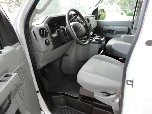 2013 Ford Econoline Wagon Z71, 4X4, LS, XCAB