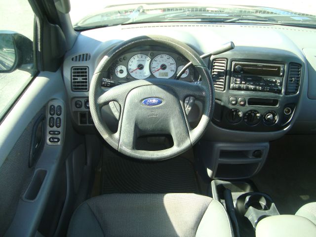 2001 Ford Escape ESi