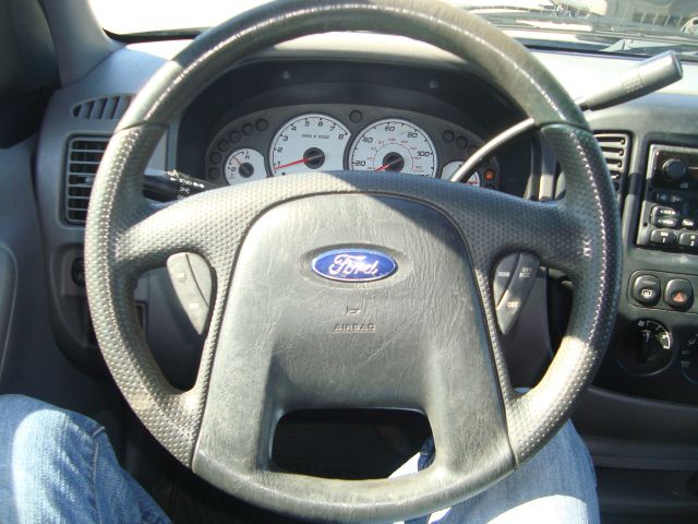 2001 Ford Escape ESi