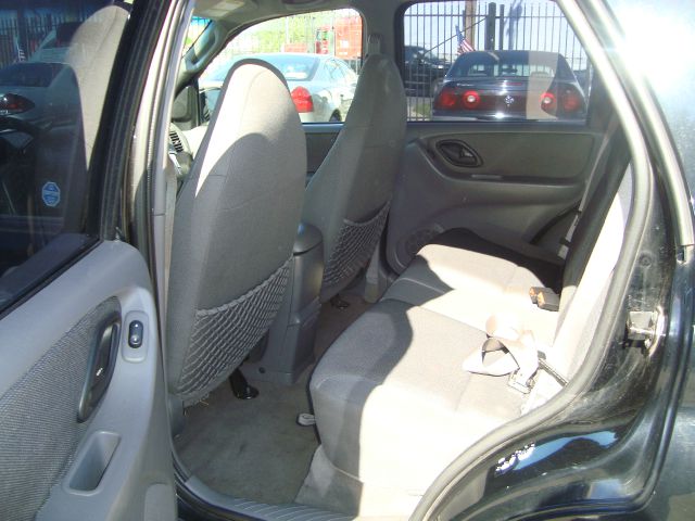 2001 Ford Escape ESi