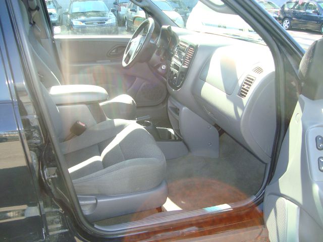 2001 Ford Escape ESi