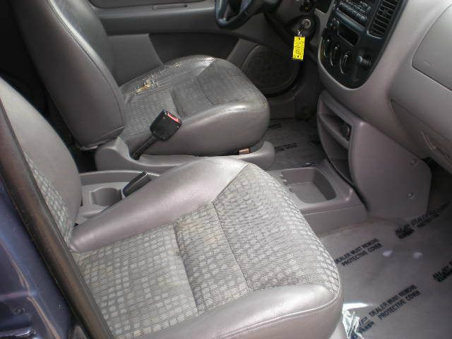 2001 Ford Escape Reg Cab 159.5 WB C5B