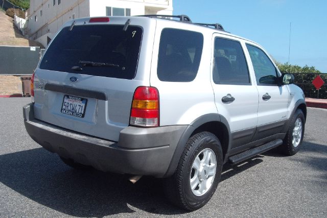 2002 Ford Escape 2008 Toyota LE