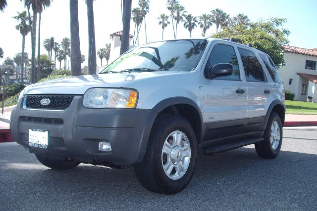 2002 Ford Escape 2008 Toyota LE