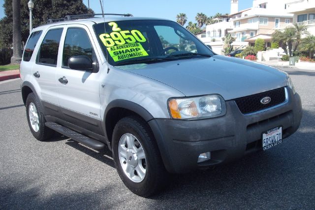 2002 Ford Escape 2008 Toyota LE