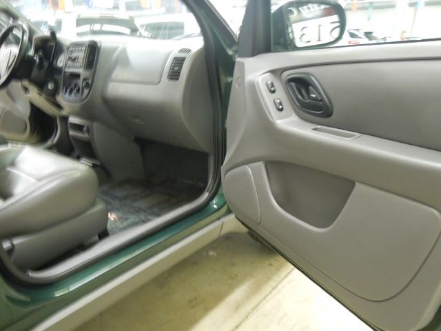 2002 Ford Escape 2008 Toyota LE