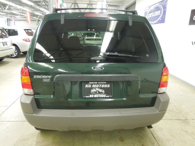 2002 Ford Escape 2008 Toyota LE